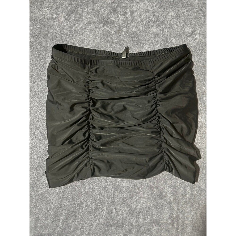Torrid size 3 black ruched swim skirt bathing suit bottoms